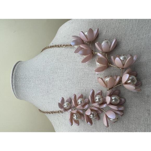 Pink Floral Pearl Necklace with Gold Chain   C47 - Picture 2 of 8